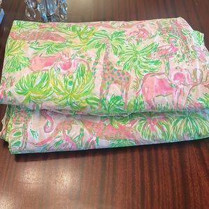 Lilly Pulitzer pottery barn in on parade flamingo elephant duvet set (2) twin